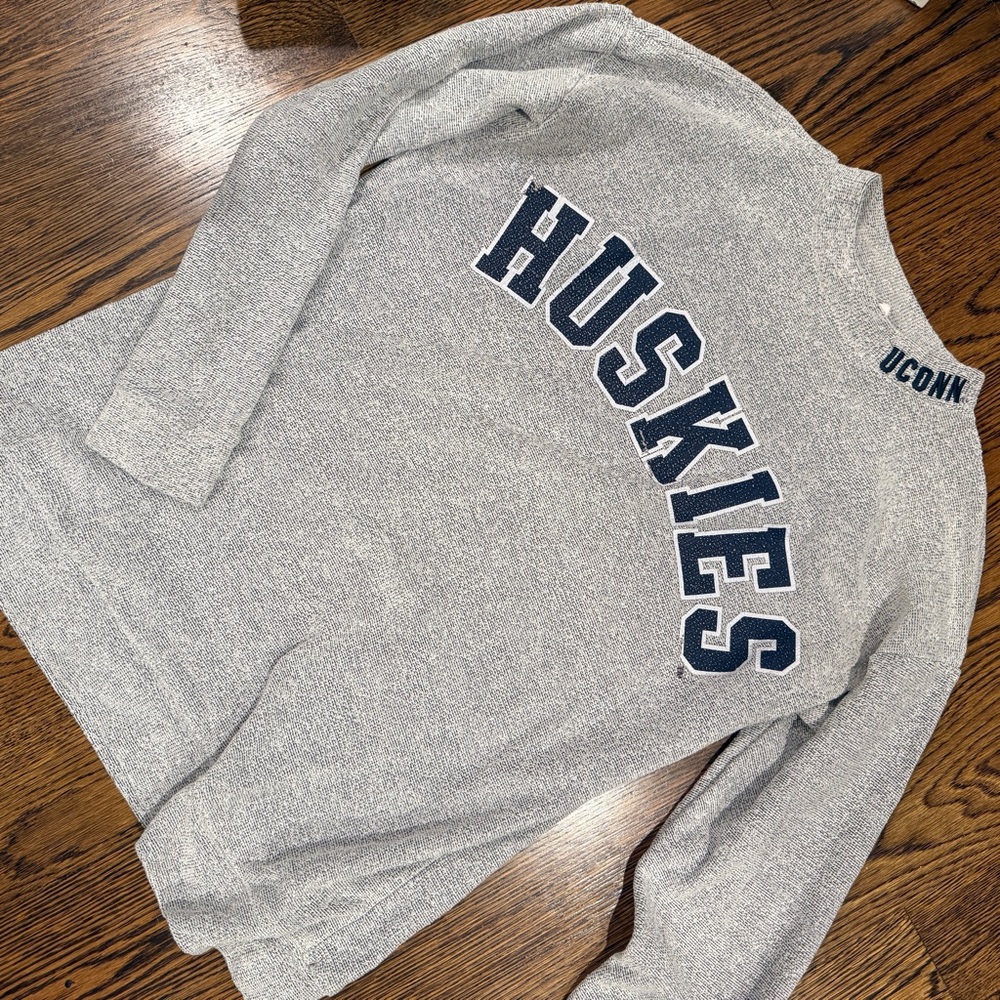 VS Pink UCONN Huskies Gray Sweater